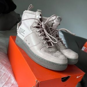 Nike Women’s SF Air Force 1 Mid 'Siltstone Red'